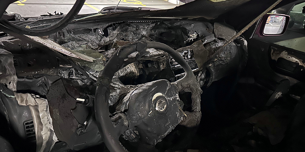 Die Kantonspolizei Schwyz hat Ermittlungen zu einem Autobrand in Seewen aufgenommen. (Symbolbild)