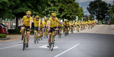 Eines der über 50 Rynkeby-Teams auf dem Weg nach Paris. 