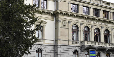 Ein Arzt muss sich am Mittwoch wegen Ausnützung einer Notlage vor dem Bezirksgericht Winterthur verantworten. (Archivbild)