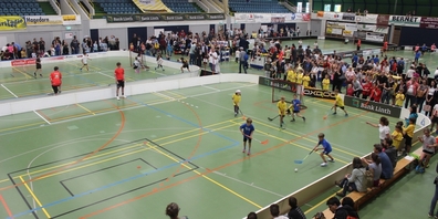 Der Bank Linth Cup findet jeweils Ende Mai statt. Über 1'000 Unihockey-Junioren nehmen daran teil.