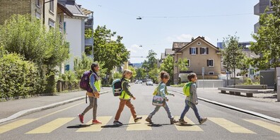Den Merksatz «Warte, Luege, Lose, Laufe» können sich Kinder gut einprägen