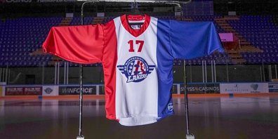 Das in den drei traditionellen SCRJ-Klubfarben Rot, Weiss und Blau gehaltene Testspiel-Trikot wäre in regulären National-League-Spielen unzulässig.