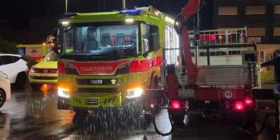 Gegen 22 Uhr wurde die Feuerwehr Rüti ZH zu einem Industriegebäude gerufen.