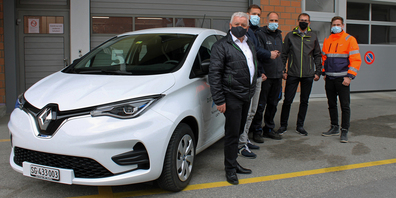 v.l. Roland Wälter, Gemeindepräsident Diepoldsau; Christoph Hutter, Leiter Technische Betriebe Diepoldsau; Reto Wüst, Geschäftsleiter Löwen-Garage; Martin Fuchs, Betriebsleiter Hirn Automobile Balgach; Andreas Odermatt, Technischer Leiter Elektrizitäts Versorgung Gemeinde Diepoldsau