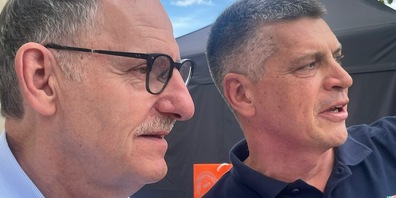 Büüli-Fäscht Chef Jürg Hintermeister (rechts) mit Regierungsrat Mario Fehr (links) am Büüli-Fäscht 2025