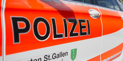Am Freitag ist es auf der Rütistrasse in Rapperswil-Jona SG zu einem Verkehrsunfall zwischen zwei Motorrädern und einem Auto gekommen. (Symbolbild)