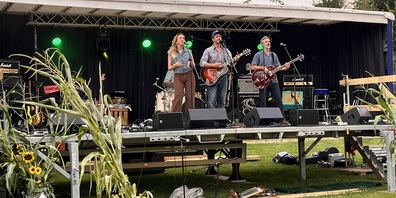Als besonderes Highlight sang Anna Känzig gemeinsam mit Tobey Lucas auf der Bühne an der Rock&Country Night.