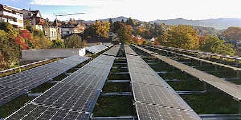 Photovoltaik-Anlage auf dem Dach des Uzners Altersheims Städtli.