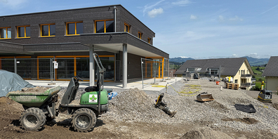 Aktuell finden rund um den Kindergarten die Umgebungsarbeiten statt.