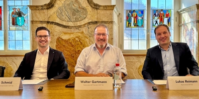 Medientermin der SVP Kanton St.Gallen zu den EU-Verträgen: (v.l.) Fraktionspräsident Sascha Schmid, Kantonalpräsident Walter Gartmann, Nationalrat Lukas Reimann.
