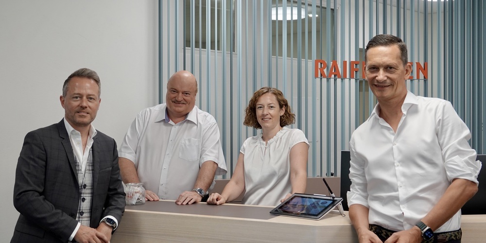 Die Vorsitzenden der Bankleitungen der Raiffeisenbanken See-Gaster: v.l. Markus Jäger, Rapperswil-Jona; Rolf Güntensperger, Schänis-Amden; Eveline Rüegg, am Ricken; Pascal Peter, Benken.