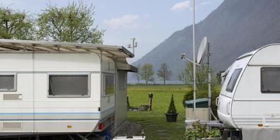 Auf dem Campingplatz am Lauerzersee gibt es viele Standplätze, die nicht bewilligt worden waren. (Symbolbild)