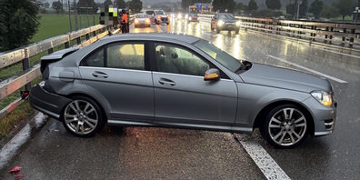 Beim Selbstunfall eines Autofahrers auf der A3 bei Niederurnen wegen Aquaplanings wurde niemand verletzt.