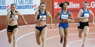 Riccarda Dietsche (2.v.l.) ist derzeit die schnellste Rheintalerin per pedes