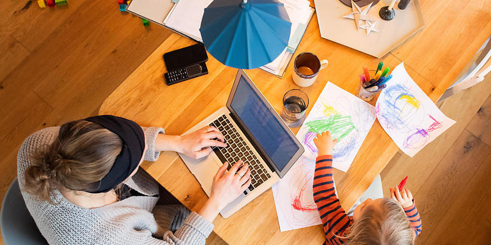 Eineltern-Haushalte tragen im Kanton St. Gallen ein sechsfach höheres Sozialhilferisiko als andere Haushaltsmodelle. (Symbolbild)