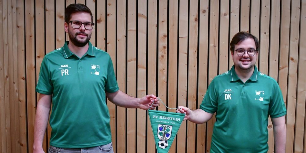 Führungsübergabe beim FC Rebstein: Pascal Roth (links) übergibt an Daniel Knöpfel. 