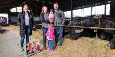 V.l. Ramona Stark (F&B Manager, Hotel Uzwil), Sabrina, Tabea, Livia (vorne) und Jan Künzle.