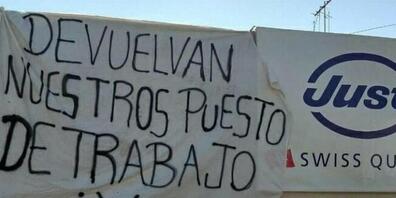 Die Just AG hat vor drei Wochen die 52 Arbeitnehmenden der Niederlassung in Lomos del Mirador in Argentinien entlassen. "Gebt uns unsere Arbeitsplätze zurück", heisst es auf einem Transparent am Distributionsstandort. Die Gewerkschaft Unia Ostschw...