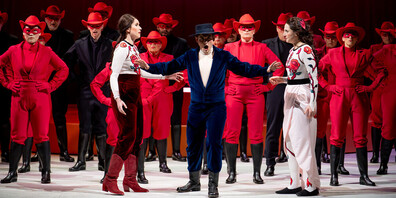 Vincenzo Bellini verarbeitet den Stoff von Romeo und Julia in einer kunstvollen Belcanto-Oper. Das Stück zeigt den Konflikt zwischen den verfeindeten Familien und dessen Auswirkungen auf das Liebespaar