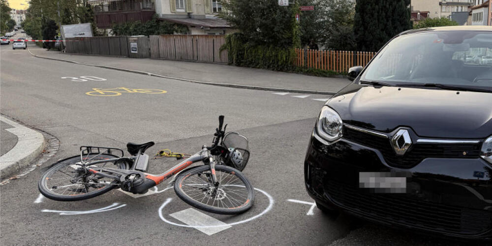 Die Velofahrerin zog sich beim Unfall lebensbedrohliche Verletzungen zu.