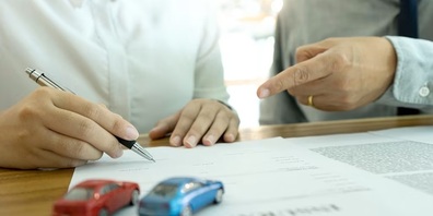 Für neuere Autos lohnt sich der Wechsel zur Teilkasko oft nicht mehr – Hightech-Bauteile treiben die Reparaturkosten hoch.