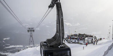 Die Infrastruktur der Weisse Arena Bergbahnen AG in Laax soll einheimisch bleiben. Dafür wollen die Gemeinden Flims, Laax und Falera nun alles kaufen und verpachten. (Archivbild)