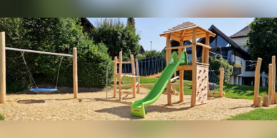 Der neue Spielplatz in Gebertingen lädt zum Spielen und Verweilen ein. 