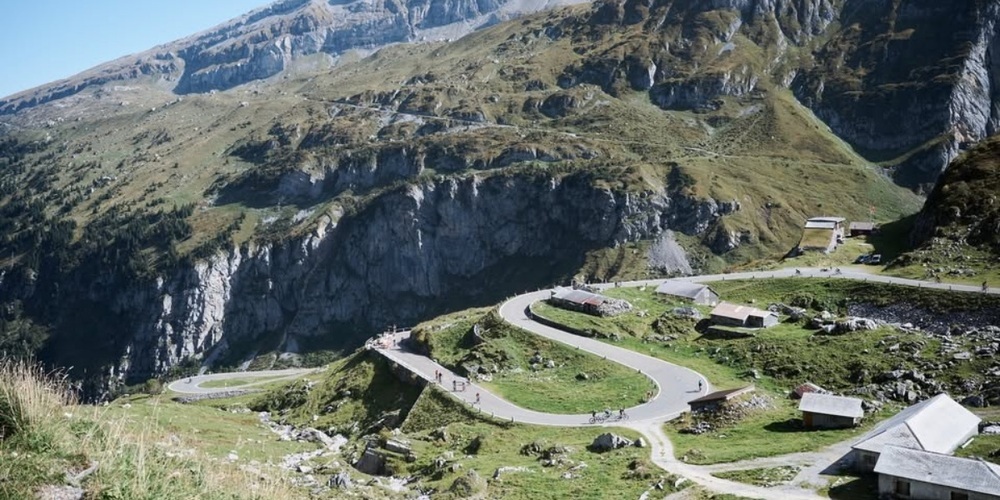 Wegen des Rad-Events «Klausen Monument» ist das Velofahrverbot auf der Axenstrasse am 14. September 2025 vorübergehend aufgehoben.