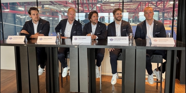 Wohl sortiert an der Medienkonferenz:  Claudio Cadonau, Johan Lundskog, Nico Dünner, Gian-Marco Wetter und Julius Honka. (v.l.)