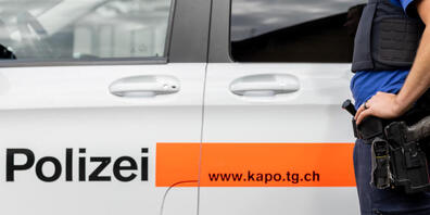 Die Thurgauer Kantonspolizei war in der Nacht auf Sonntag mit einer alkoholisierten Autofahrerin bei Islikon beschäftigt. (Symbolbild)
