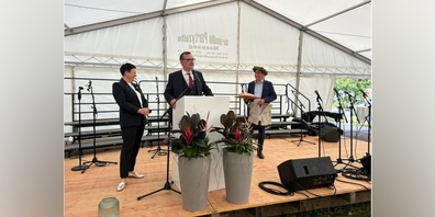 Leiterin Berit Klinik Wattwil, Priska Eigenmann, Peder Koch, CEO Berit Klinik, Alois Gunzenreiner, Gemeindepräsident Wattwi. (v.l.n.r.)