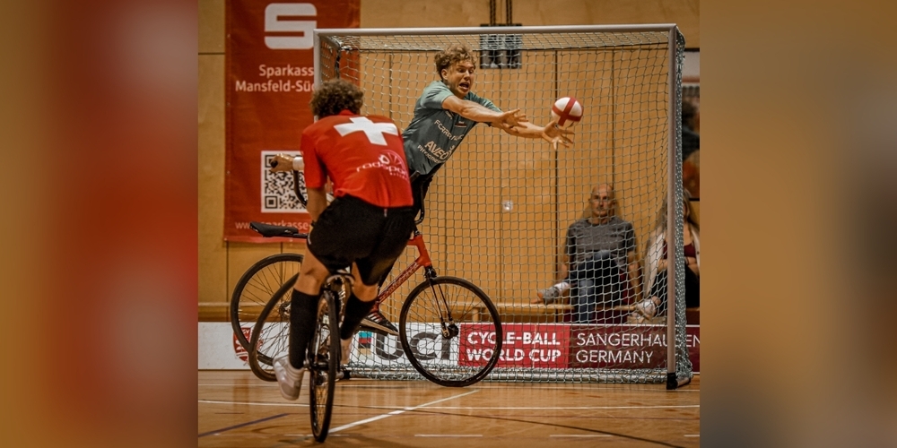 Bj-rn-Vogel-und-Rafael-Artho-auf-dem-4-Platz