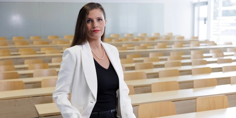 Saskia Stucki wird für ihre Forschung im Tierrecht geehrt.