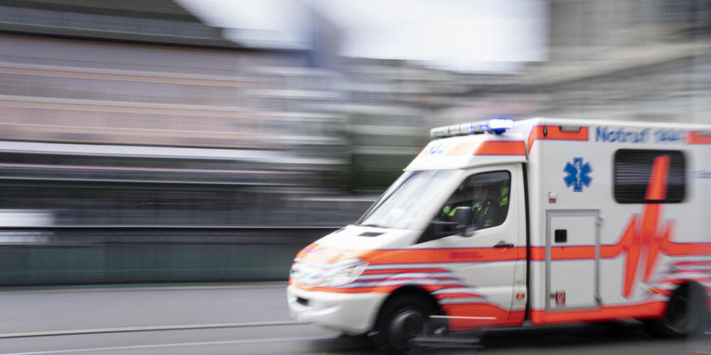 Bei einem Unfall mit einem Baustellenfahrzeug in Triesenberg ist am Montagabend ein Mann verstorben. (Symbolbild)