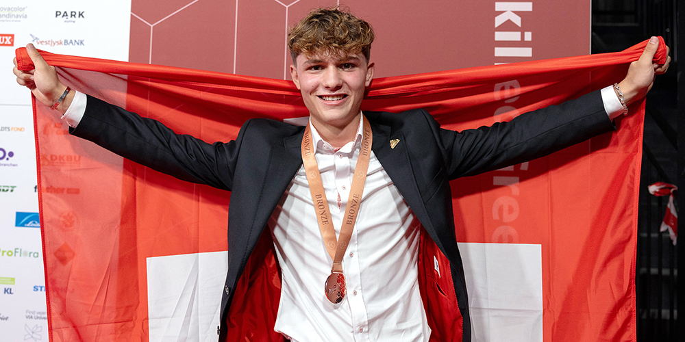 Der Plättlileger Janis Schönenberger aus Tuggen holte an den EuroSkills in Dänemark Bronze.