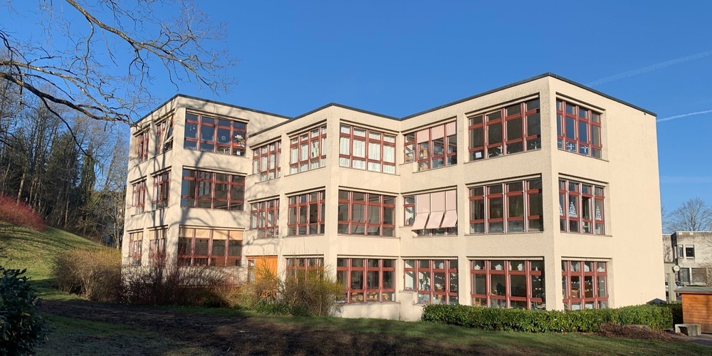 Die Veranstaltung richtet sich an ein breites Publikum – von kunstinteressierten Einzelpersonen bis zu Familien und Anwohnern