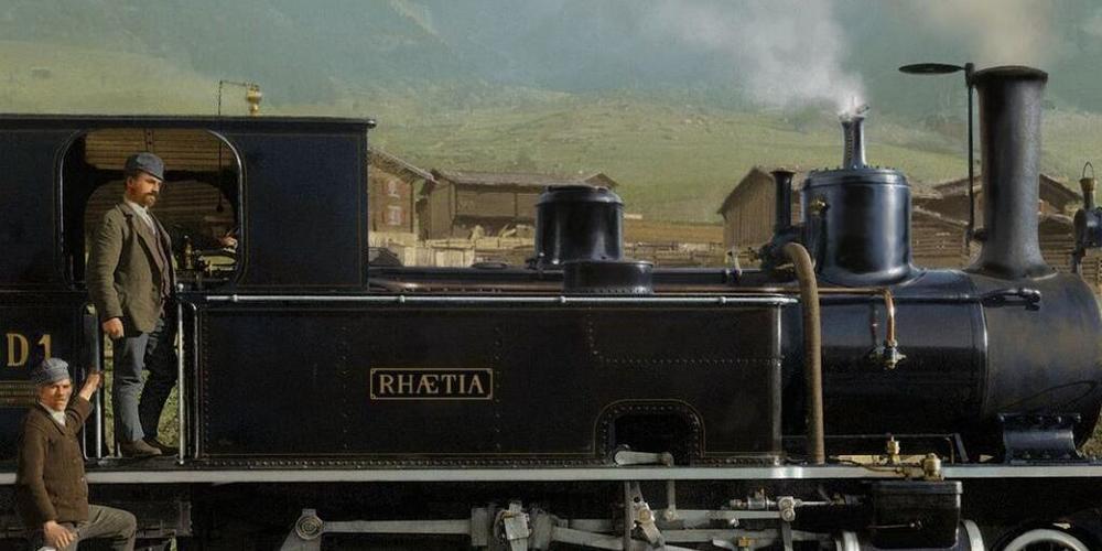 Wie auf diesem kolorierten historischen Foto sah die Rhaetia Ende des 19. Jahrhunderts aus - und so soll sie bald wieder über das Bündner Schmalspurnetz rollen.