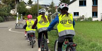 Auch dieses Jahr erhalten über 6'000 Schülerinnen und Schüler im Thurgau Leuchtwesten.