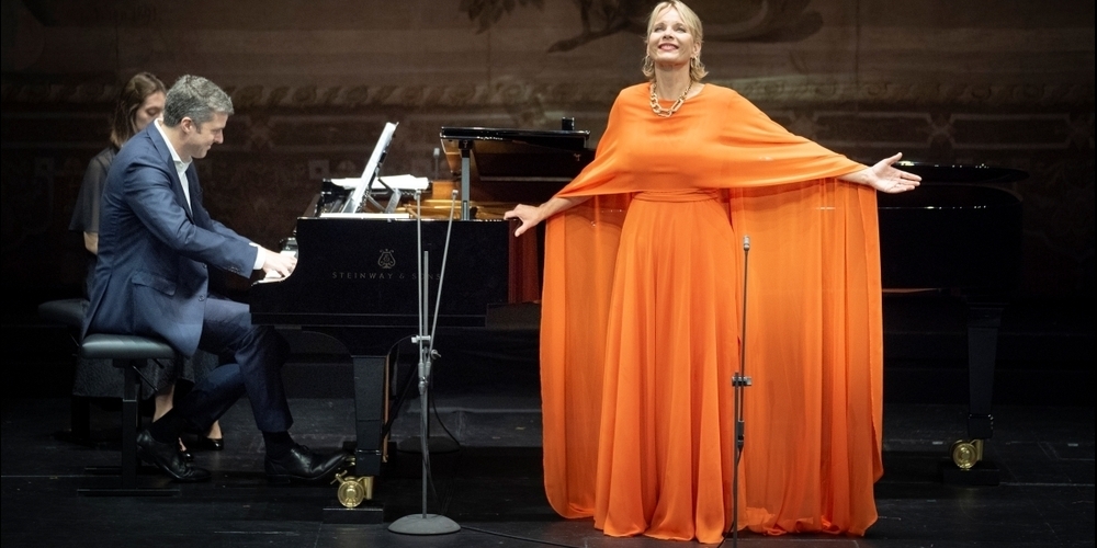 Publikumswirksamer Einstand: Der neue Opernhausdirektor Matthias Schulz und die lettische Operndiva am Liederabend zum dreitägigen Eröffnungsfest am Opernhaus Zürich.