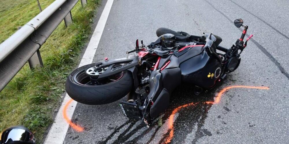 Zwei Motorradlenker sowie ein Velofahrer wurden bei Unfällen am Freitagnachmittag in Chur verletzt.