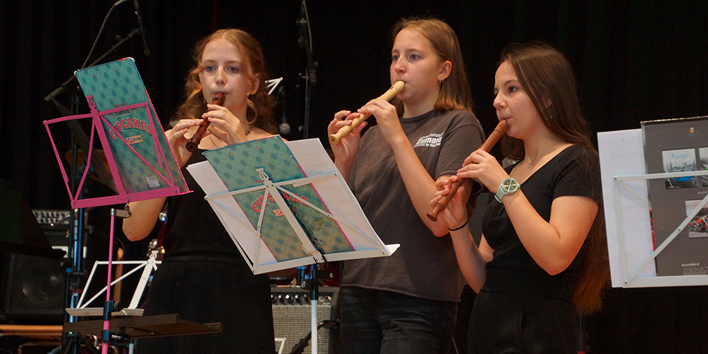 Das Stockberg-Schulhaus in Siebnen bot am vergangenen Samstag die Bühne für das 25-jährige Jubiläum der Musikschule Region Obermarch. 