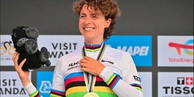 Reusser strahlt über einen historischen Triumph.