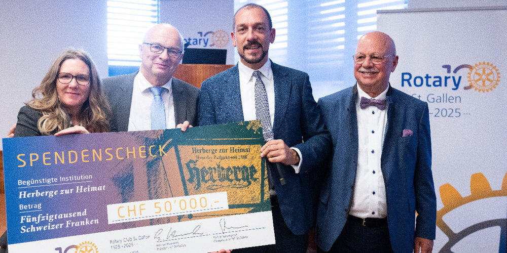 Tanja Rissle, Geschäftsführerin HzH, Stephan Wenger, Präsident Verein HzH, Philipp Sennhauser, Gemeindienst RCSG, und Konrad Hummler, Präsident RCSG