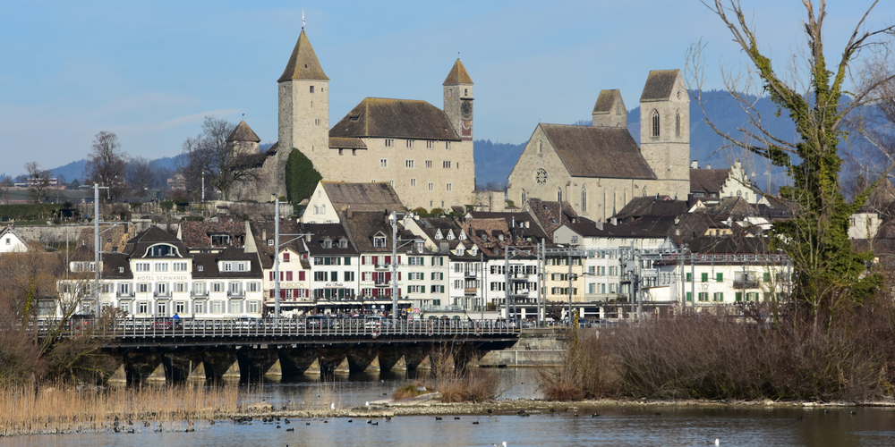 «Für das urbane, offene und zukunftsgerichtete Rapperswil-Jona ist das ein Schritt zurück», meint ein Bürger bezüglich des Verbots eines unpolitischen Slogans.