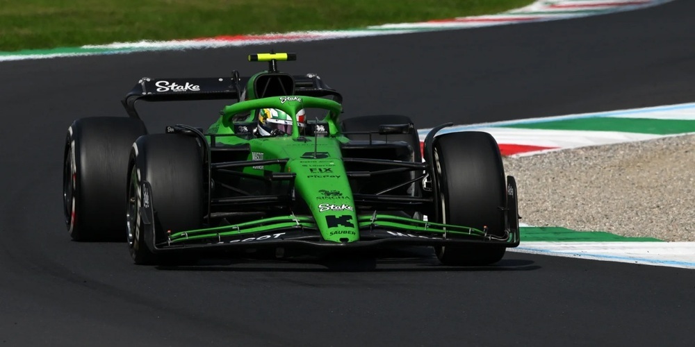 Sauber-Team auf der Strecke in Monza 2025.
