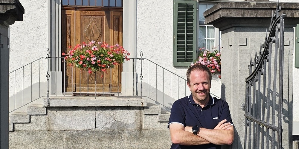 Gemeindepräsident Carlo Wiedmer sieht verschiedene Nutzungsmöglichkeiten für das Gemeindehaus.