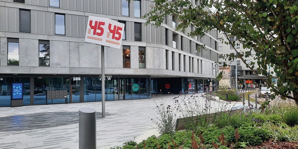 Der Verein «Buch und Kultur» betreibt den einzigen Buchladen in Wetzikon nun am neuen Standort an der Bahnhofstrasse 184.