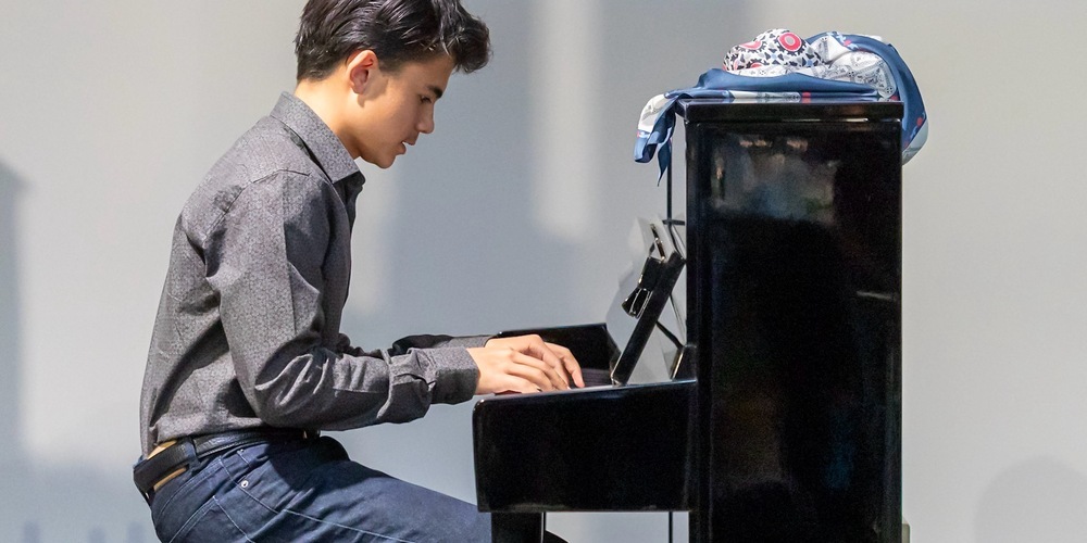 Ein musikalisches Intermezzo vom Kulturlöwen 2025, Gian Leon Zuppiger, sorgte für Begeisterung.