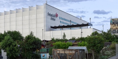 Die Swiss Life Arena in Zürich erhielt den Publikumspreis des Architekturpreises Kanton Zürich 2025 – gewählt in einer Online-Abstimmung als beliebtestes Bauwerk des Jahres.