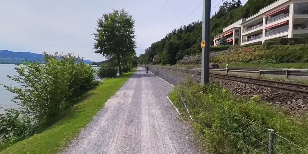 Schmerikons Gemeinderat hält die Infrastruktur am Strandweg für ungenügend bis mangelhaft und ist gegen eine durchgängige Asphaltierung. (Archivbild)